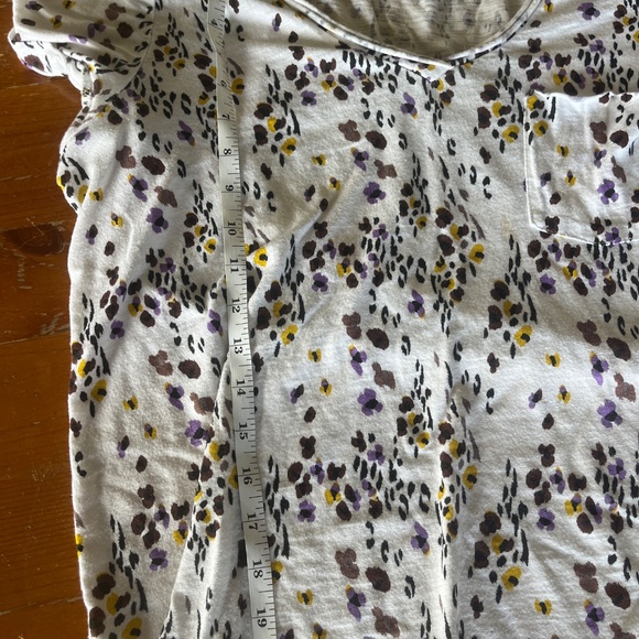 Anthropologie The Quinn Short V Neck flowers Small - Picture 7 of 8